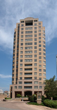 Alameda Towers in Kansas City, MO - Building Photo - Building Photo