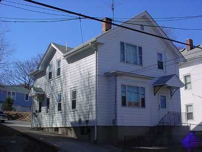 662 Douglas Ave in Providence, RI - Foto de edificio