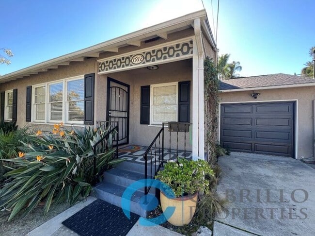 property at 1912 Gateway Dr