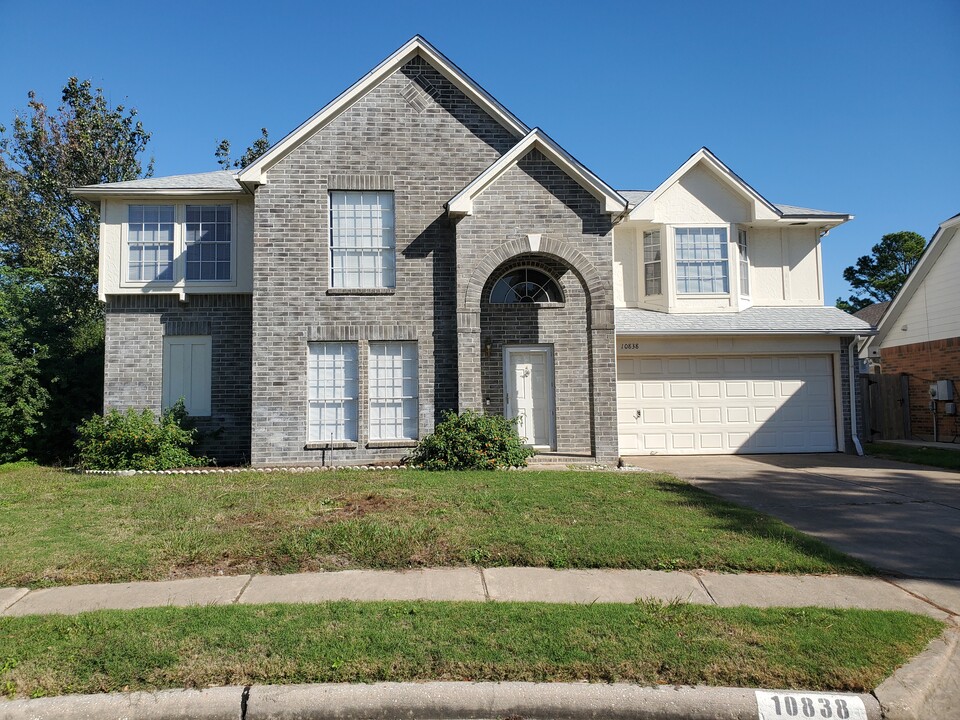 10838 Cliffton Forge Dr in Houston, TX - Building Photo