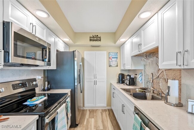 property at 896 Buttonwood Dr