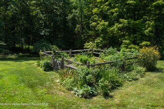 4 Molland Dr in Rhinebeck, NY - Building Photo - Building Photo