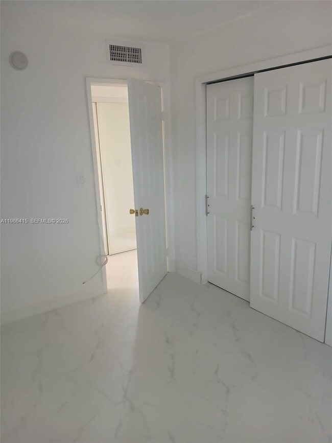 8405 NW 8th St in Miami, FL - Building Photo - Building Photo