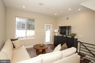 1616 Cambridge St in Philadelphia, PA - Building Photo
