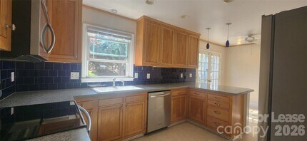 2015 Glouchester Cir in Charlotte, NC - Building Photo - Building Photo