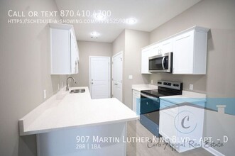 907 Dr M.L.K. Jr Dr-Unit -D in Jonesboro, AR - Building Photo - Building Photo