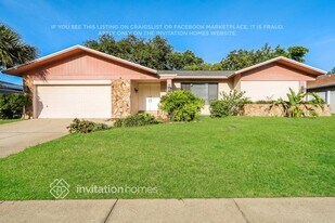 500 Hadley Dr in Palm Harbor, FL - Building Photo