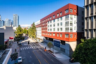 AXIS on Eleventh in Los Angeles, CA - Building Photo - Building Photo
