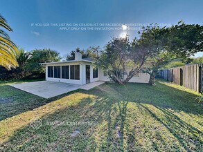 3271 Glendyne Dr W in Jacksonville, FL - Foto de edificio - Building Photo