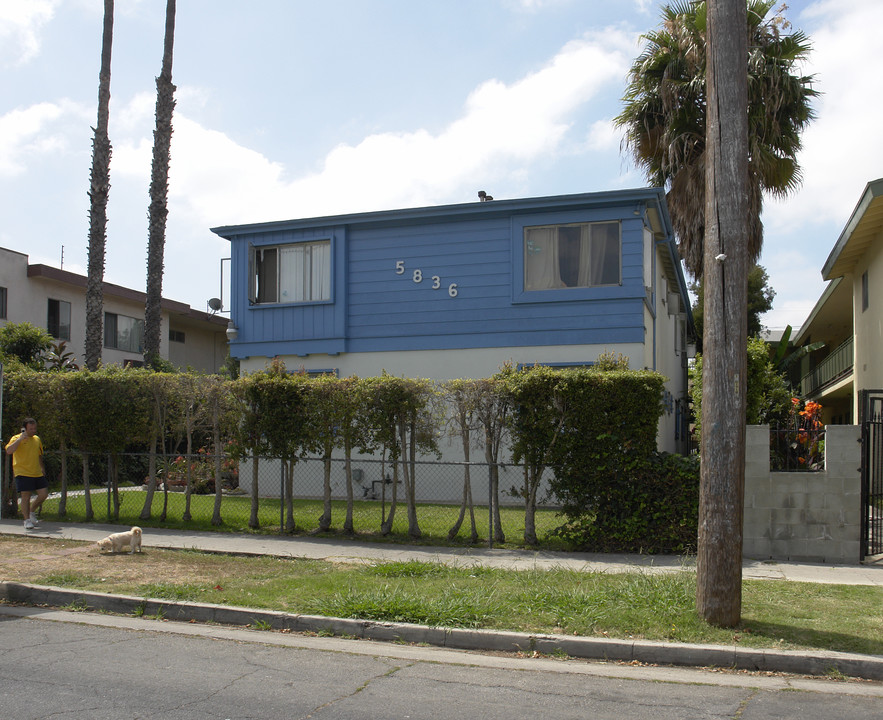 5836 Willoughby Ave in Los Angeles, CA - Building Photo