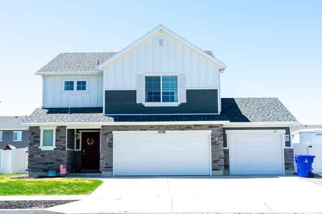 3536 Bayview Dr
