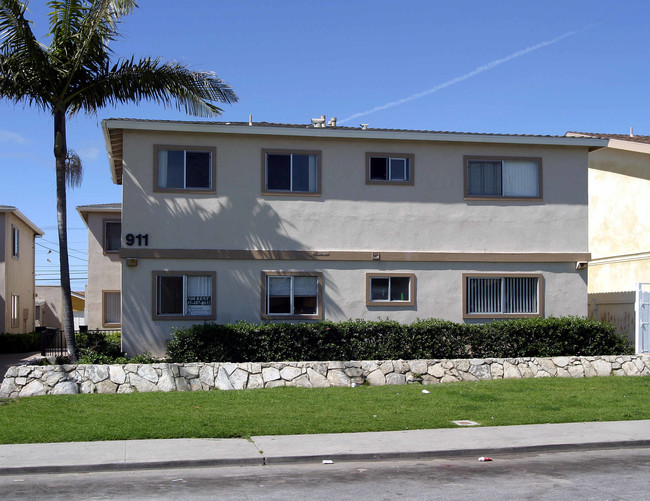 911 S Ventura Rd in Oxnard, CA - Building Photo - Building Photo