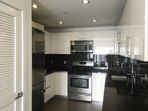 1700 SAWTELLE BLVD PH9, Unit PH9 in Los Angeles, CA - Foto de edificio - Building Photo