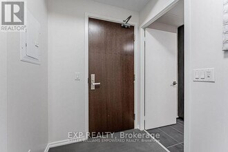 70 Temperance St in Toronto, ON - Building Photo - Building Photo