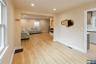 31 Sherman Ave in Hawthorne, NJ - Building Photo - Building Photo