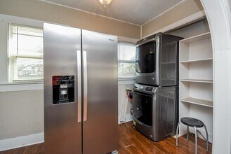 8158 Niles St in Houston, TX - Foto de edificio - Building Photo