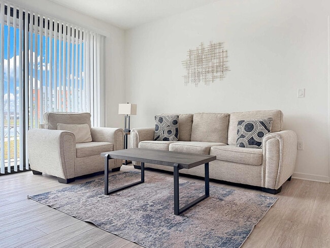 12122 54th Dr E in Bradenton, FL - Foto de edificio - Building Photo