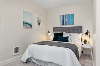 2440 Western Ave-Unit -#604 in Seattle, WA - Building Photo - Building Photo