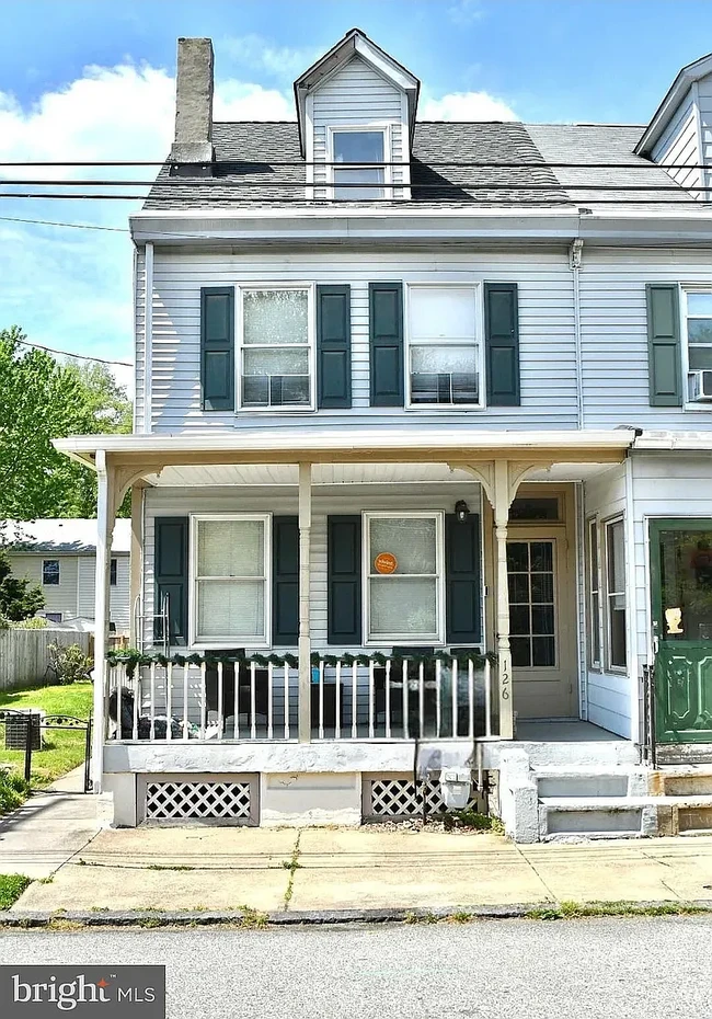 126 W 8th St in New Castle, DE - Foto de edificio - Building Photo