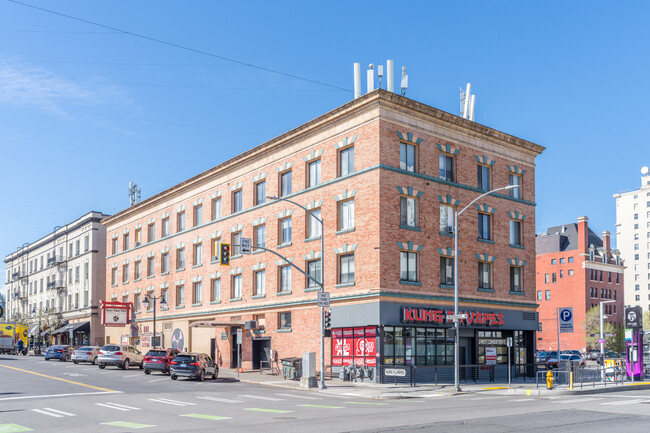 Sherwood Apartments in Spokane, WA - Foto de edificio - Primary Photo