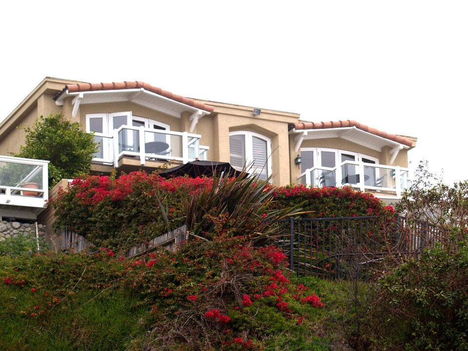 1337 Gaviota Dr in Laguna Beach, CA - Foto de edificio