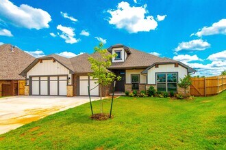 2244 E Kellan Ct Terrace in Mustang, OK - Foto de edificio - Building Photo