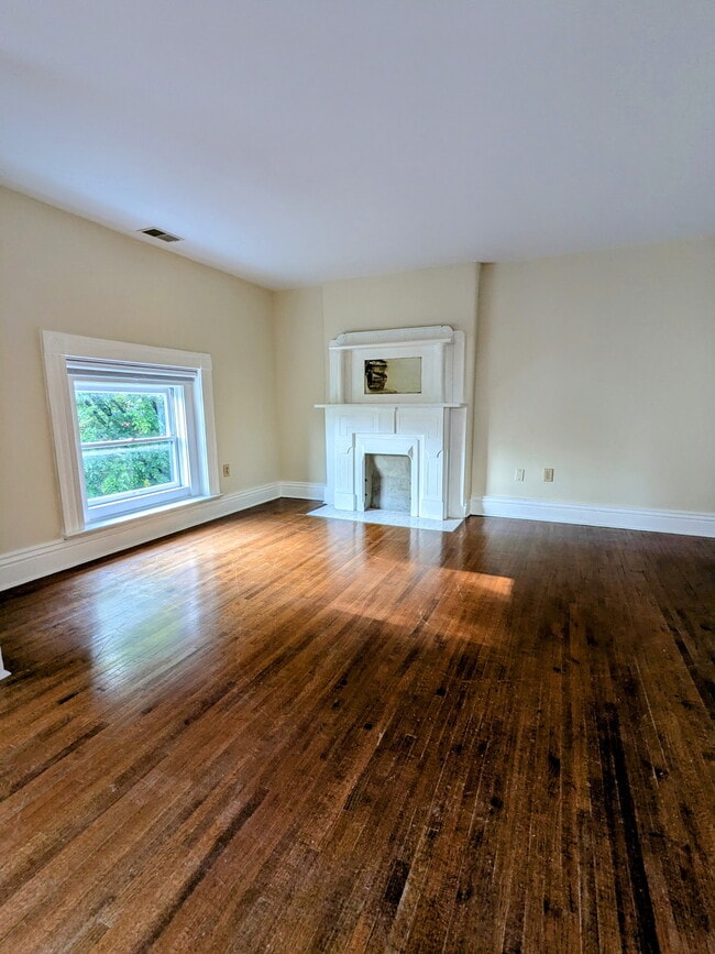 1461 S 1st St, Unit Apt 3 in Louisville, KY - Building Photo - Building Photo