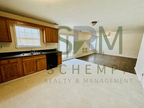 5022 Lea Ann Way in Louisville, KY - Building Photo - Building Photo