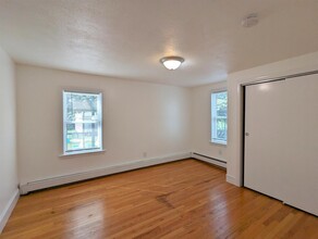 322 Lowell St in Somerville, MA - Building Photo - Building Photo