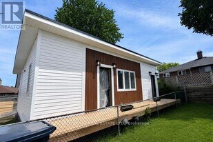15 Sanagan Rd in Toronto, ON - Building Photo