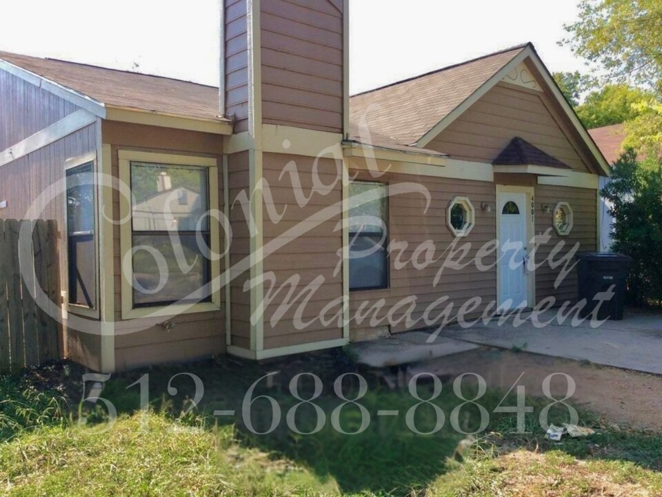 4001 Colonial Sun Dr in San Antonio, TX - Building Photo