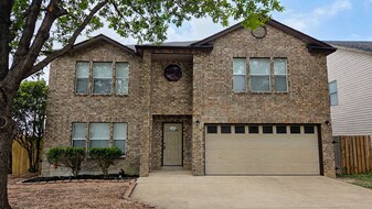 402 Empresario Dr in San Antonio, TX - Building Photo