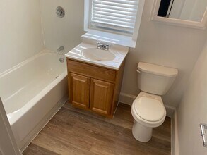 18 Mount Hood Rd, Unit B in Boston, MA - Building Photo - Building Photo