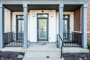 727 N Illinois St in Indianapolis, IN - Building Photo