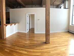 210 W Division St in Syracuse, NY - Building Photo - Building Photo
