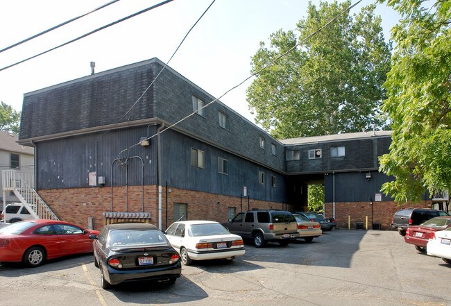 162-168 E 12th Ave in Columbus, OH - Foto de edificio - Building Photo
