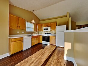 7184 Franklin Madison Rd in Franklin, OH - Building Photo - Building Photo