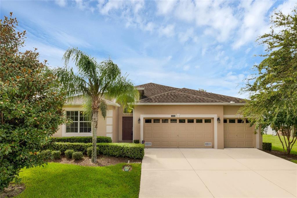 5244 Royce Dr in Mount Dora, FL - Building Photo