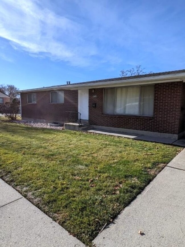 property at 3429 Quincy Ave