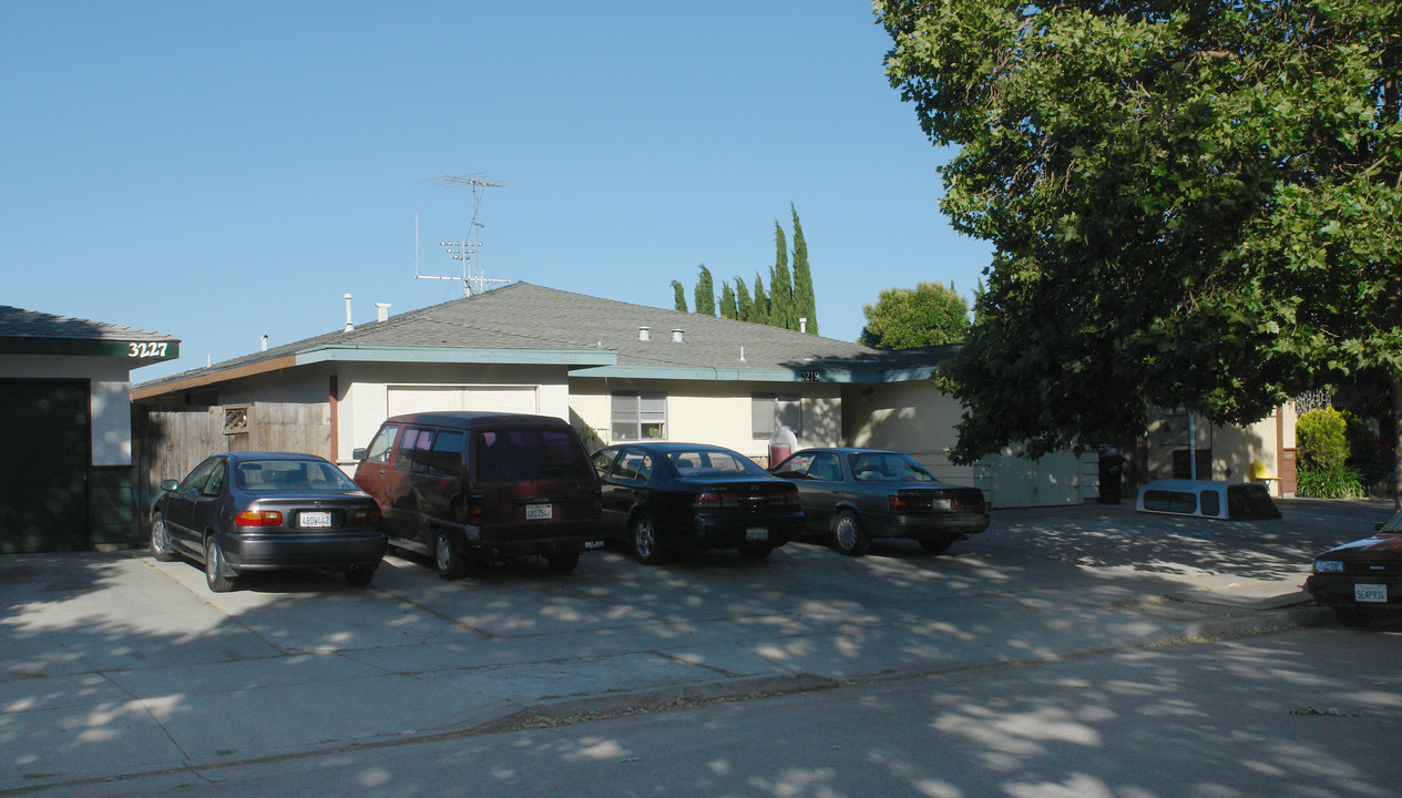 3219-3223 Locke Dr in San Jose, CA - Foto de edificio