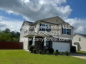2521 Spinnaker Dr in Hope Mills, NC - Building Photo - Building Photo