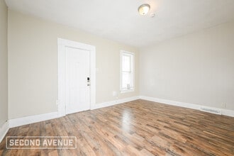 832 Crest Ave in Charleroi, PA - Building Photo - Building Photo