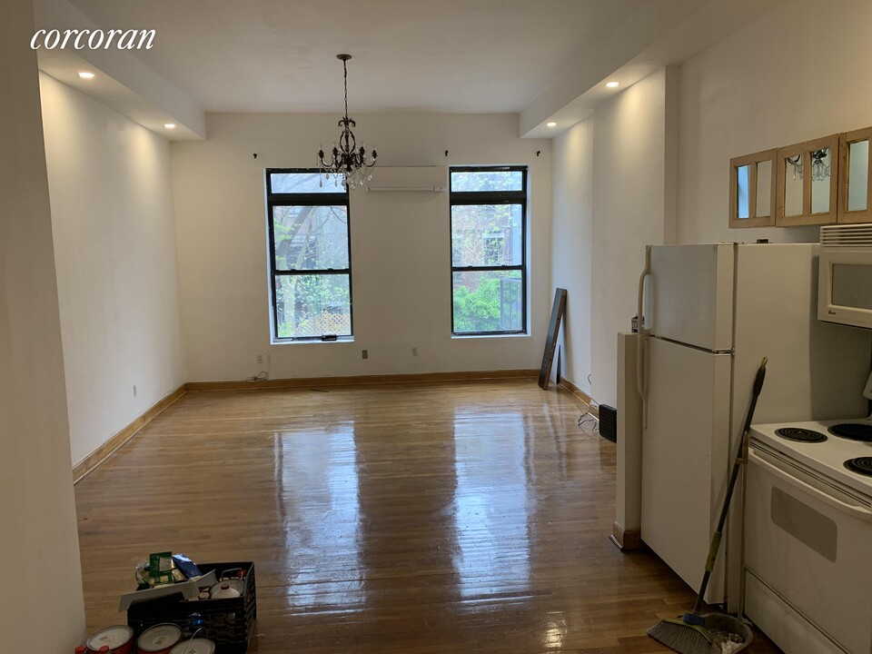 268 W 132nd St-Unit -: 1 in New York, NY - Building Photo