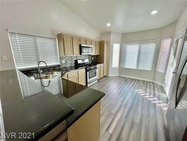 6401 Quantum Ln in Las Vegas, NV - Building Photo - Building Photo