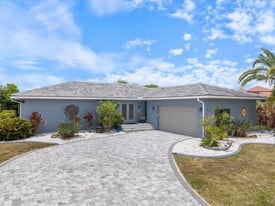 3336 Tripoli Blvd in Punta Gorda, FL - Building Photo