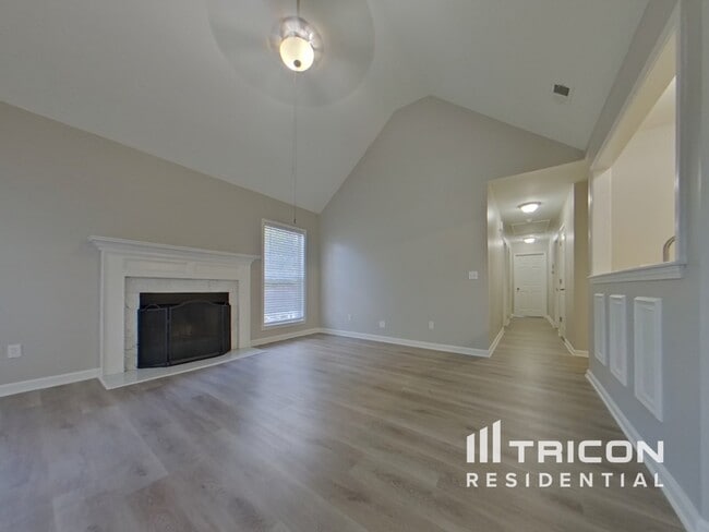 33 Elmwood Blvd in Elgin, SC - Building Photo - Building Photo