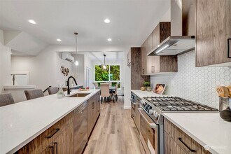 15008 40th Ave W in Lynnwood, WA - Building Photo - Building Photo