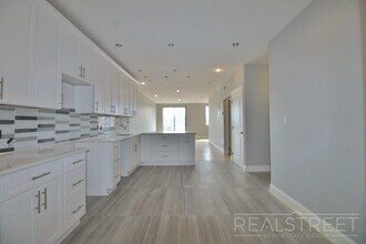 605 E. new York Ave in Brooklyn, NY - Building Photo - Floor Plan