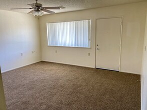 Halter Sunset Village in Joshua Tree, CA - Building Photo - Building Photo