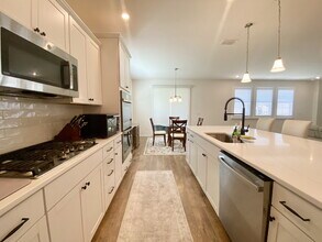 39 Russell Rd in Bluffton, SC - Building Photo - Building Photo